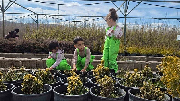 Elazığ'da Öğrenciler Doğayla İç İçe