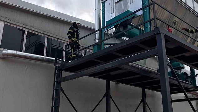 Elazığ'da Fabrika Yangını Paniğe Neden Oldu