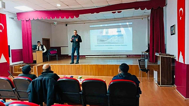 Elazığ'da Muhtarlara Çığ Tehlikesine Karşı Eğitim