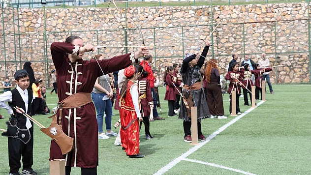 Elazığ'da Okul Sporlarında Kıyasıya Rekabet