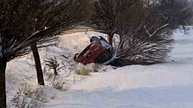 Elazığ'da bir otomobil devrildi.
