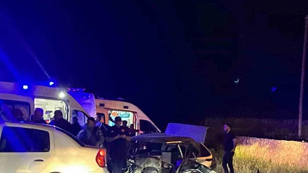 Elazığ'da Otomobil Ve Traktörün Çarpıştığı Kazada 5 Kişi Yaralandı