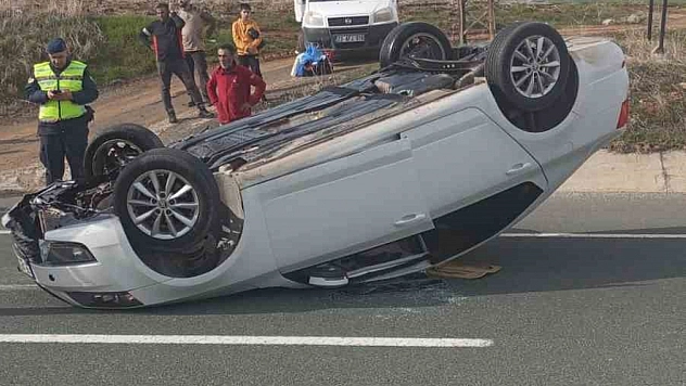 Elazığ'da Kaza: Otomobil Ters Döndü, 2 Yaralı