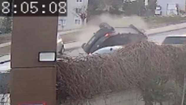 Elazığ'da Otomobil Takla Attı: O Anlar Kaydedildi