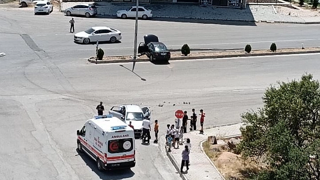 Elazığ'da İki Otomobil Çarpıştı: 1 Kişi Yaralandı