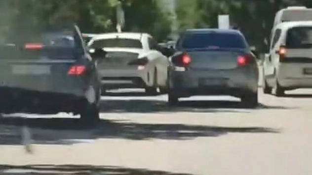 Elazığ'da Trafikte Tehlikeli Anlar: Makas Üstüne Makas Attı