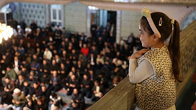 Elazığ'da Bayram Namazına Yoğun Katılım