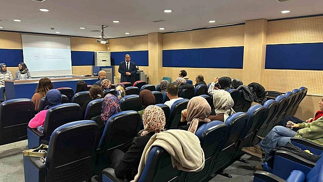 Elazığ'da sağlık çalışanlarına yönelik bir seminer düzenlendi.