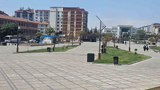 Elazığ'da Sıcaktan Sokaklar Sessizliğe Büründü