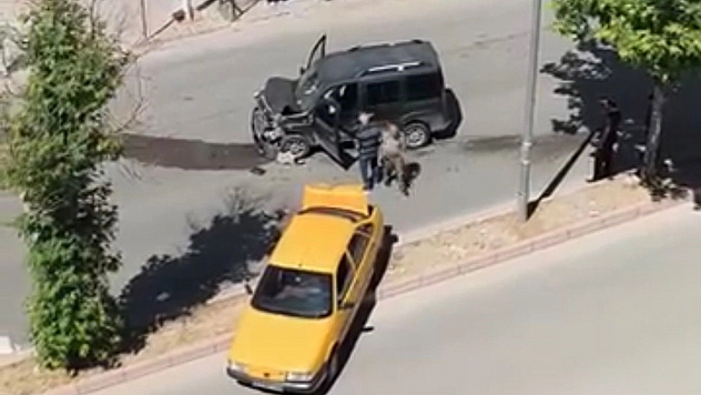 Elazığ'da İki Araç Çarpıştı: 1 Yaralı