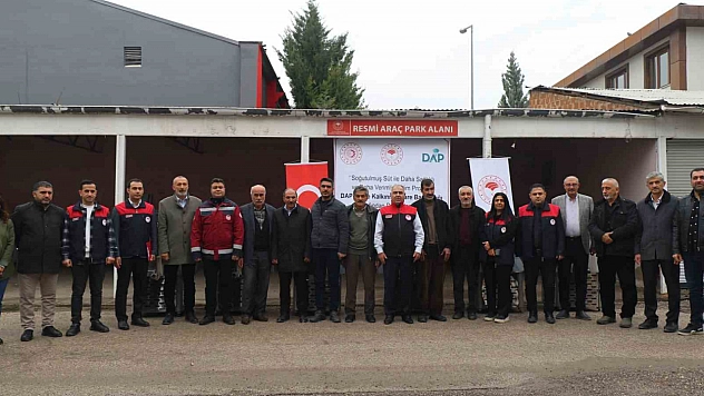 Elazığ'da üreticilere süt soğutma tankları teslim edildi.