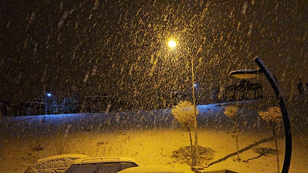 Elazığ'da kar yağışı etkisini göstermeye başladı