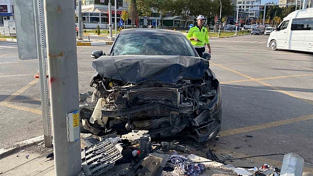 Elazığ'da meydana gelen zincirleme trafik kazasında 4 kişi yaralandı