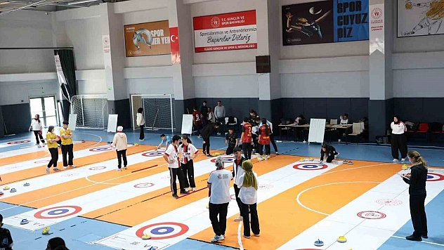 Floor Curling Gençler Grup Müsabakaları Elazığ'da Yapıldı