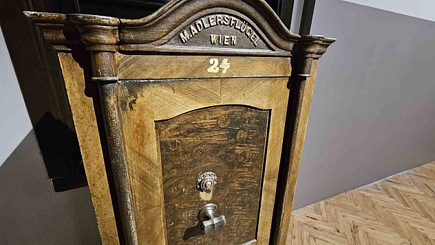 Kent Müzesi'ndeki Tarihi Kasa Geçmişe Işık Tutuyor