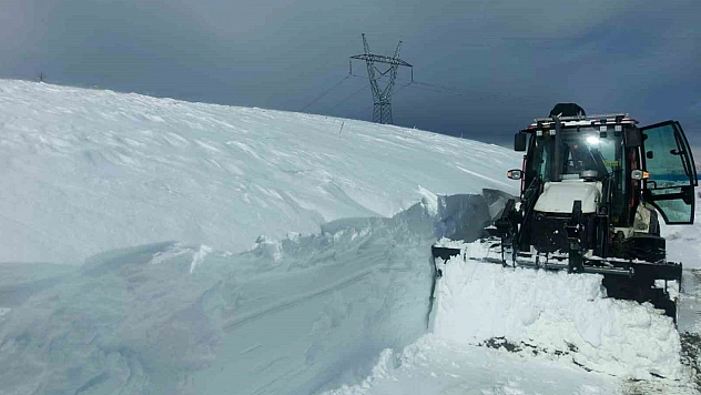 Elazığ'da Kar Nedeniyle Kapanan Köy Yolları Açıldı