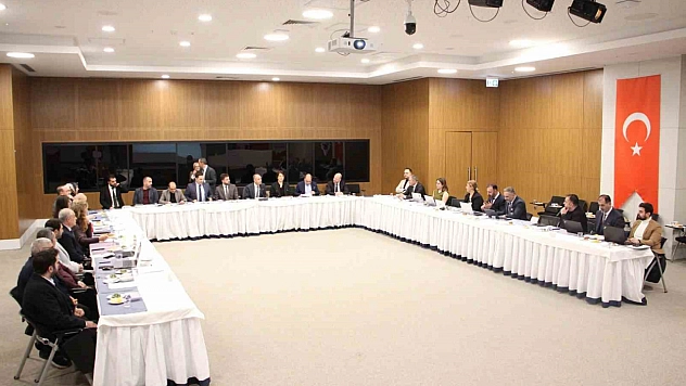 Fethi Sekin Şehir Hastanesi'ndeki Hizmetler Gözden Geçirildi