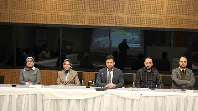 Fethi Sekin Şehir Hastanesi'nde Sağlık Hizmetleri Masaya Yatırıldı