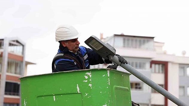 Fırat EDAŞ, şehir aydınlatması için 13 milyon lirayı aşan yatırım  yaptı.