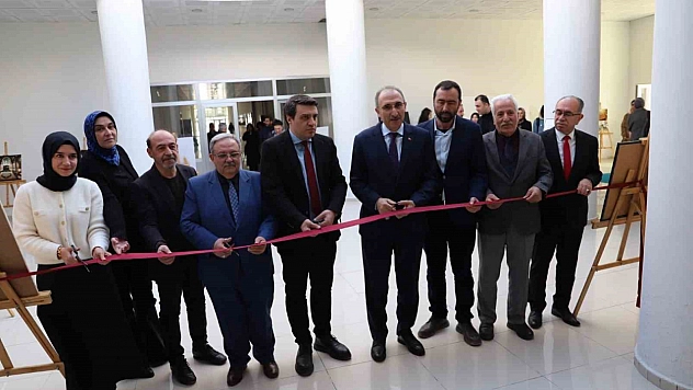 Fırat Üniversitesi'nde 'Kutsal Topraklardan Dijital İzler' Sergisi Açıldı