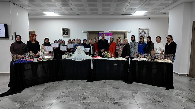 Geleneksel Boncuklu İğne Oyası Sergisi Büyüledi