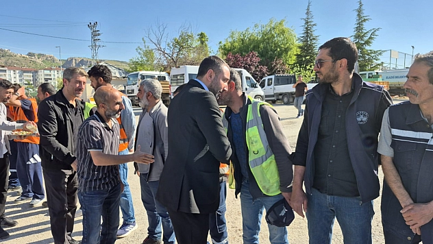 Hizmet-İş Sendikası'ndan Bayram Boyunca Üyelerine Vefa Ziyaretleri