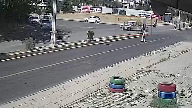 Feci Kaza Kıl Payı Atlatıldı: Yaya Son Anda Kurtuldu