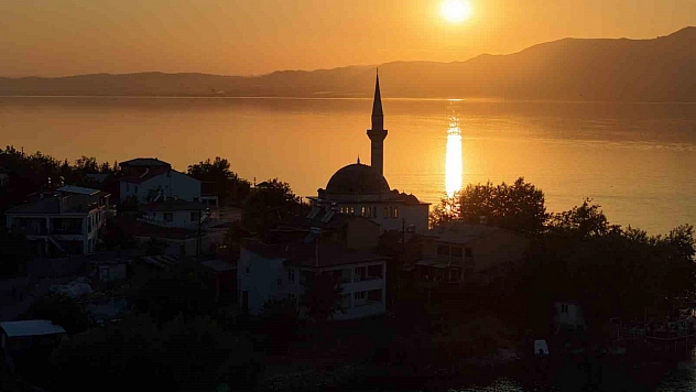 Elazığ'da Büyüleyen Gün Batımı Kartpostallık Manzaralar Oluşturdu
