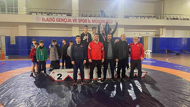 Kovancılarlı Güreşçiler Elazığ'da 8 Altın Madalya Kazandı