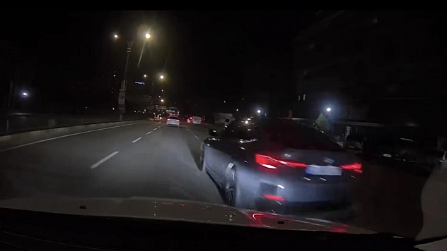 Trafikte Tehlikeli Makas: O Anlar Kamerada