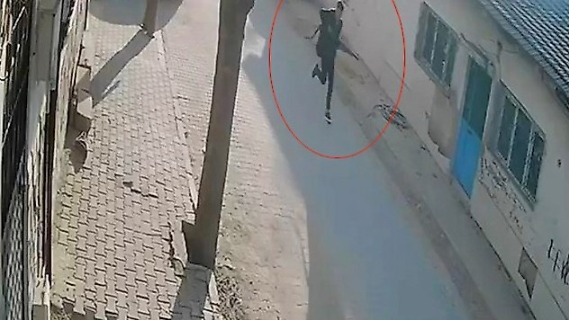 Manisa'da Okul Önünde Silahlı Saldırı: 2'si Ağır 10 Öğrenci Yaralı