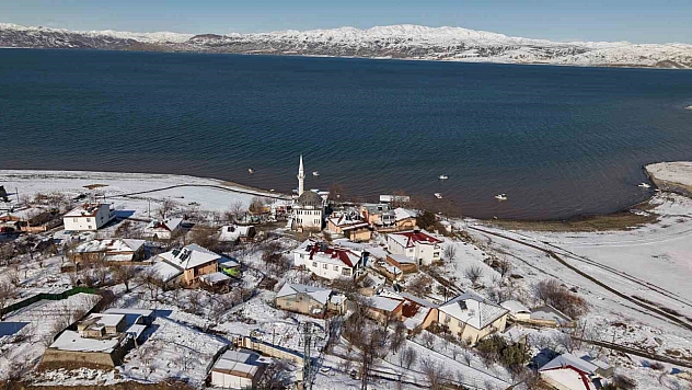 Kar ve Gökyüzünün Buluştuğu Köy Hayran Bıraktı