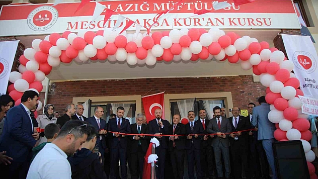 Mescid-i Aksa'da Kur'an Kursu Açıldı.
