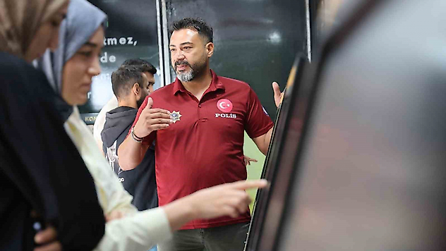NARKO TIR Elazığ'da: Vatandaşlardan Yoğun İlgi