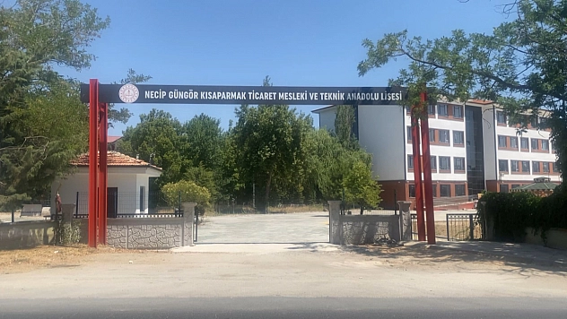 Necip Güngör Kısaparmak Lisesi Yeni Binasında Eğitime Başlıyor