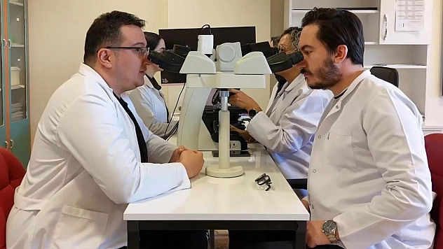 Prof. Dr. Özercan, her doku örneğinin kanser anlamına gelmediğini belirtti.
