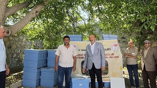 Sivrice'de Arıcılık İçin Kovan Desteği Sağlandı