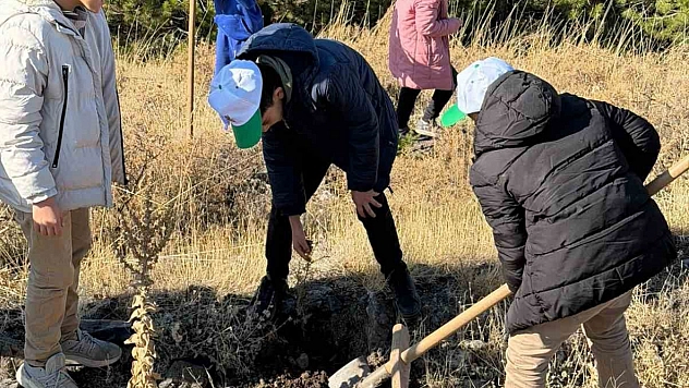 Sivrice'de fidan dikme etkinliği gerçekleştirildi.