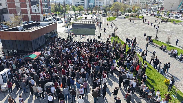 Elazığspor Taraftarı Dev Ekran Önünde Buluştu