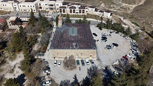 Ramazan'ın İlk Cumasında Tarihi Ulu Cami'de Manevi Atmosfer