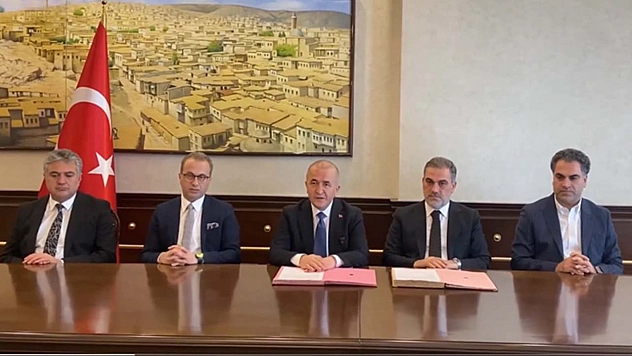 Tetik Ailesinden Eğitime Dev Destek