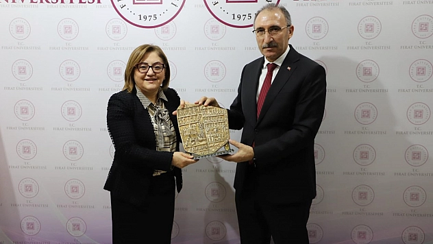 Türkiye Fatma Şahin'i Konuşuyor, O Rektör Göktaş'a Övgü Yağdırdı