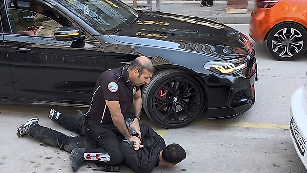 Üzerinde Havalı Tabanca Bulunan Şüpheli Kaçtı, Polis Yakaladı