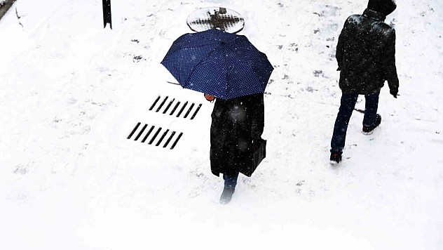 Yılın son günü Elazığ karla kaplandı.