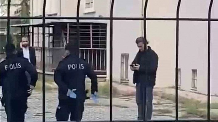 Kaçarken Tabancasını Okul Bahçesine Attı