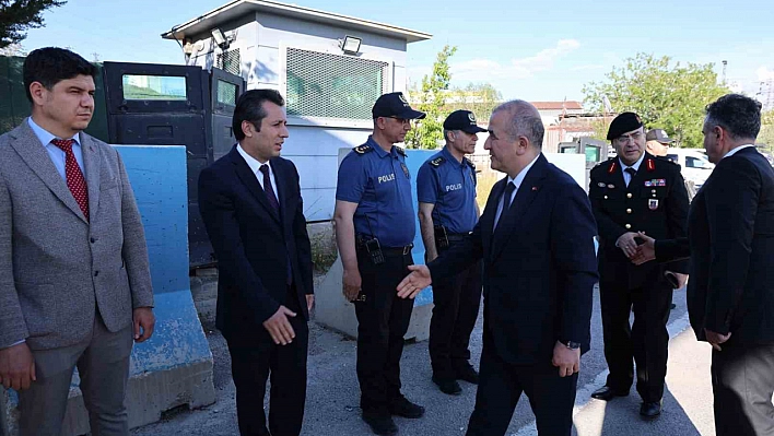 Vali Hatipoğlu'ndan Bayram Mesaisindeki Personele Ziyaret