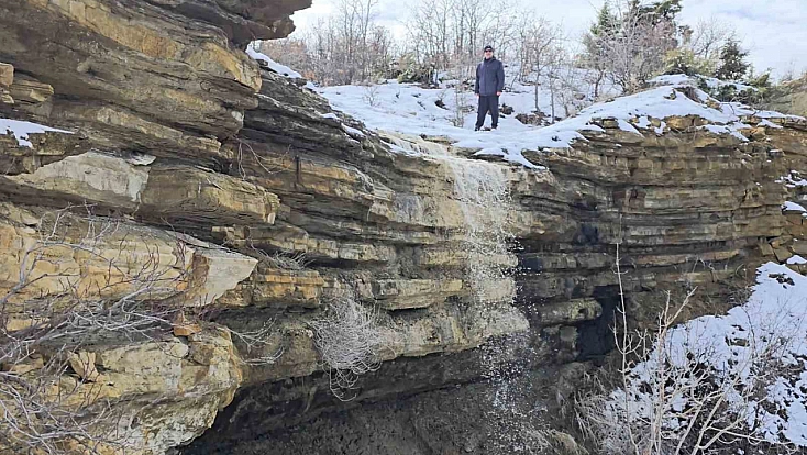 Harput’ta Yağışlar Doğal Şelalelere Dönüştü