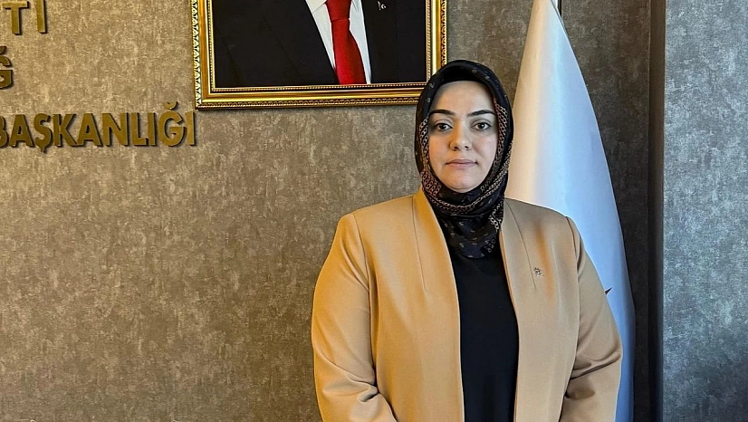 AK Parti Elazığ Kadın Kollarında Değişim Rüzgarı: Burcu Tüver'in İstifası İstendi