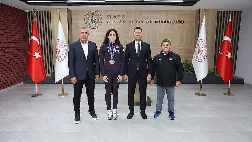 Avrupa 3.'sü Gizem Özer, İl Müdürü Eren'i Ziyaret Etti