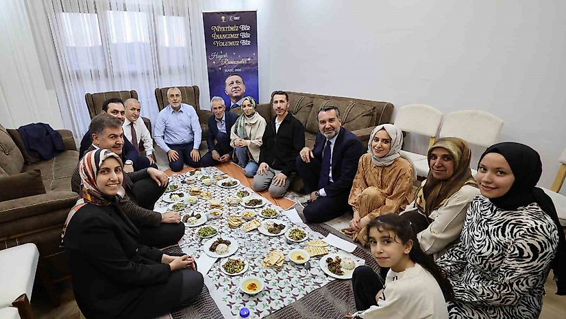 Bakan Işıkhan'dan Depremzede Aileye İftar Ziyareti